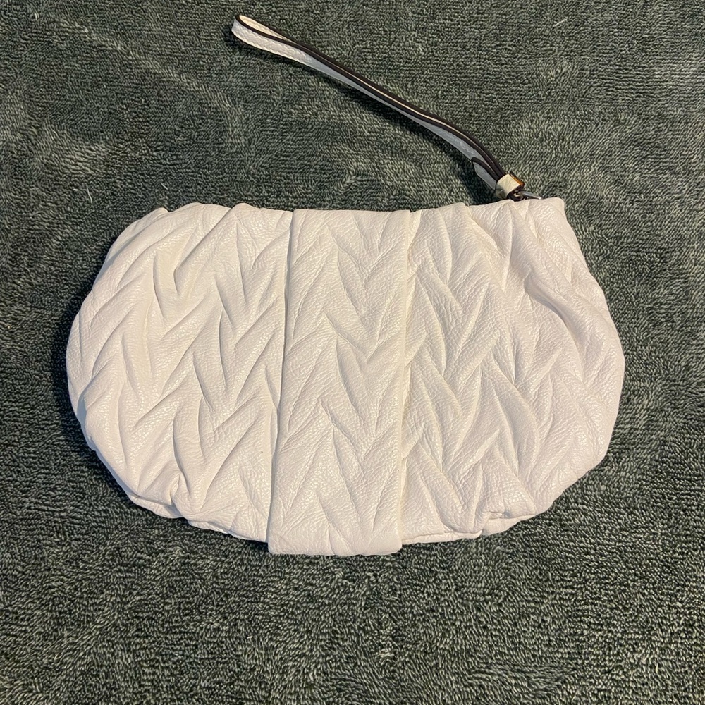 Simply Vera White Clutch - Picture 4 of 9
